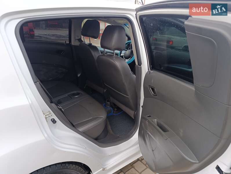 Хэтчбек Chevrolet Spark 2013 в Ивано-Франковске фото 9 Хэтчбек Chevrolet Spark 2013 в Ивано-Франковске