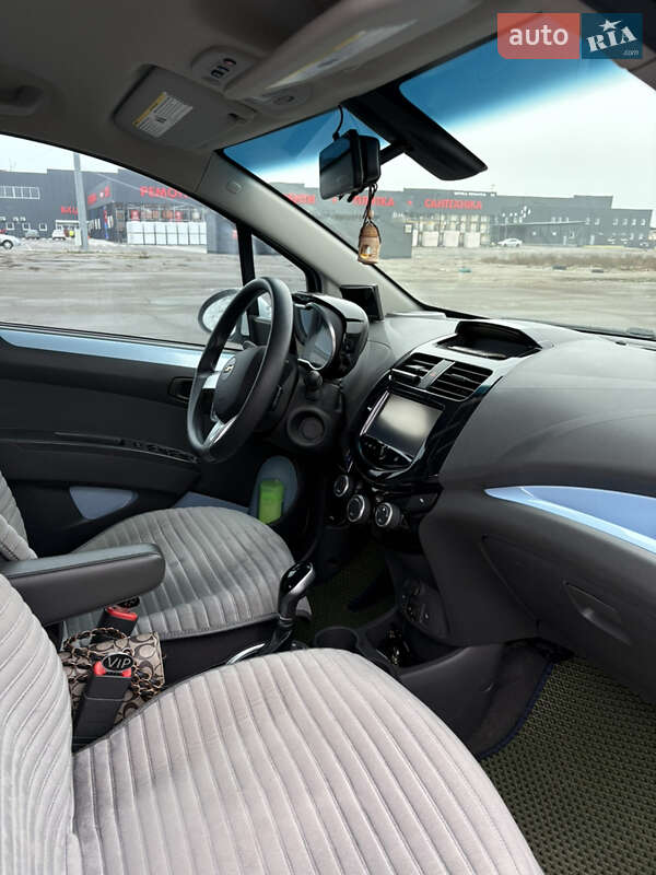 Хэтчбек Chevrolet Spark 2016 в Николаеве