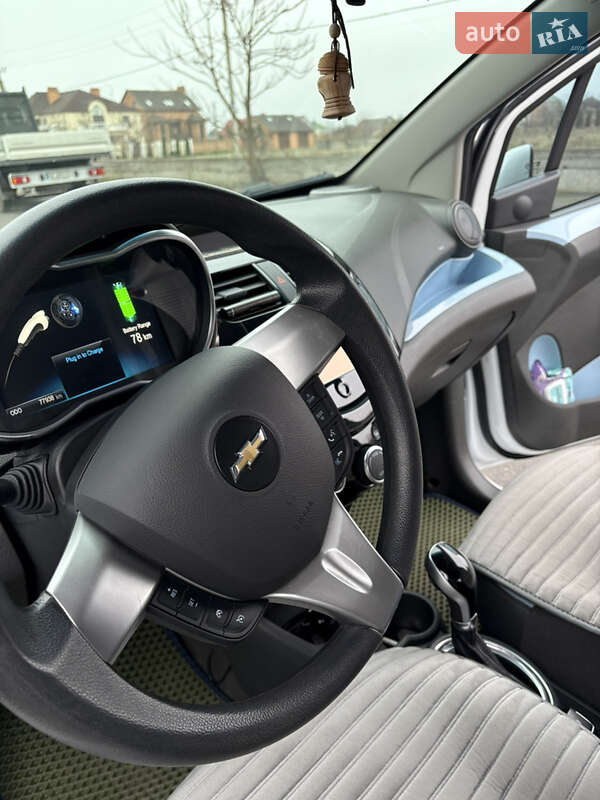 Хэтчбек Chevrolet Spark 2016 в Николаеве