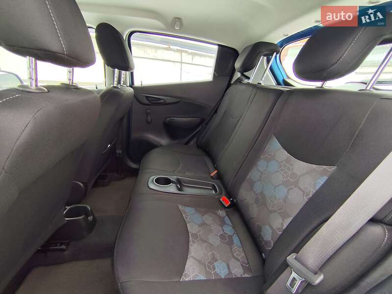 Хэтчбек Chevrolet Spark 2016 в Киеве