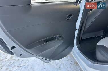 Хетчбек Chevrolet Spark 2012 в Нетішині