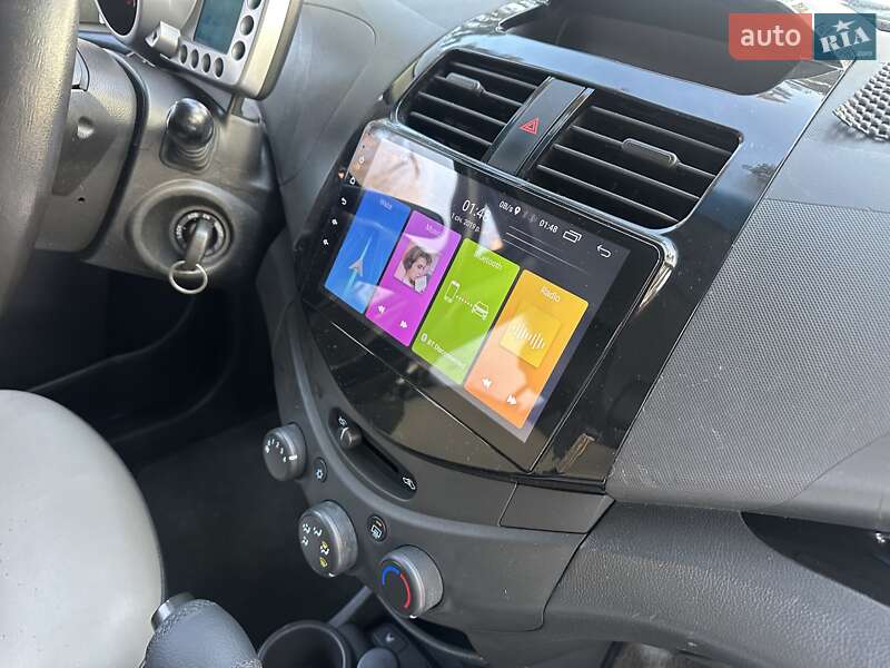 Хэтчбек Chevrolet Spark 2012 в Нетешине