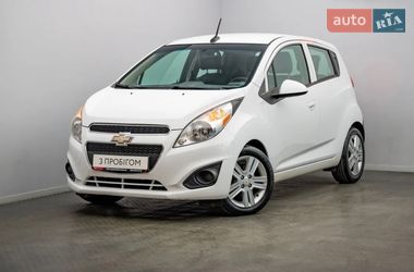 Хетчбек Chevrolet Spark 2014 в Києві