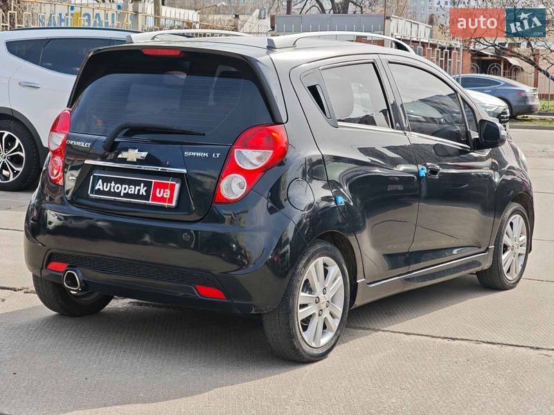 Хэтчбек Chevrolet Spark 2014 в Харькове