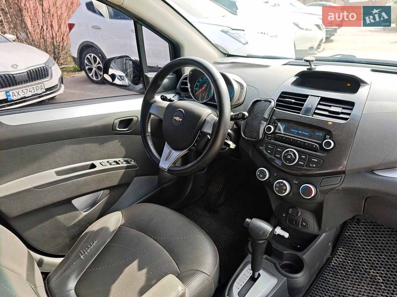 Хэтчбек Chevrolet Spark 2014 в Харькове