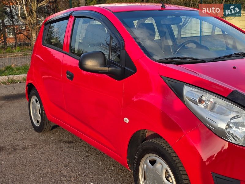 Хэтчбек Chevrolet Spark 2012 в Хмельницком