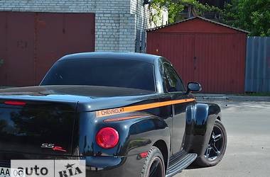 Кабриолет Chevrolet SSR 2004 в 