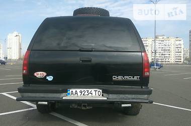 Позашляховик / Кросовер Chevrolet Suburban 1997 в Києві