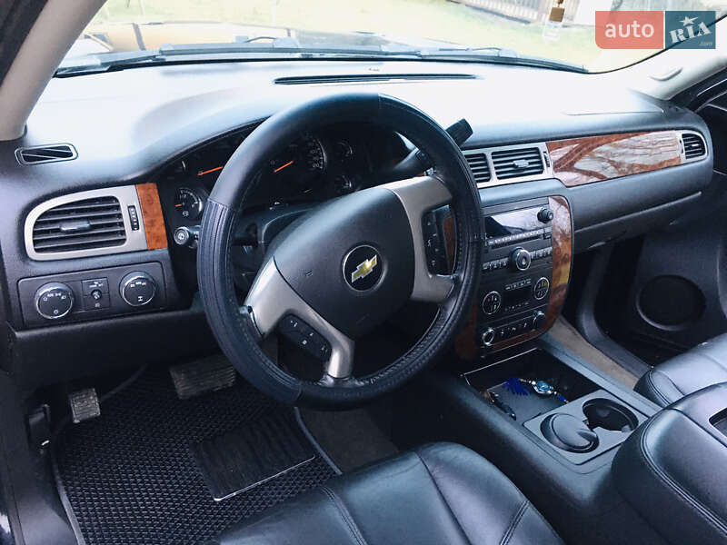 Внедорожник / Кроссовер Chevrolet Suburban 2012 в Борисполе