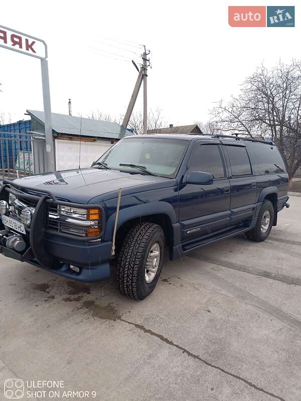 Внедорожник / Кроссовер Chevrolet Suburban 1998 в Подольске