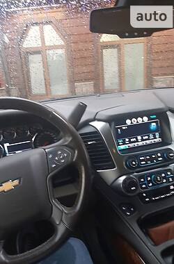 Внедорожник / Кроссовер Chevrolet Suburban 2015 в Черкассах