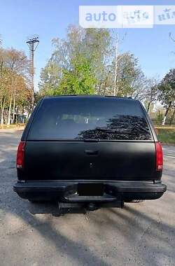 Позашляховик / Кросовер Chevrolet Suburban 1999 в 