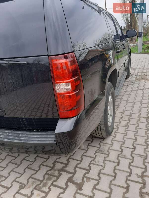 Позашляховик / Кросовер Chevrolet Suburban 2012 в Одесі