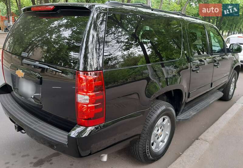 Позашляховик / Кросовер Chevrolet Suburban 2012 в Одесі