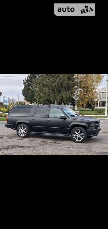 Позашляховик / Кросовер Chevrolet Suburban 1999 в 
