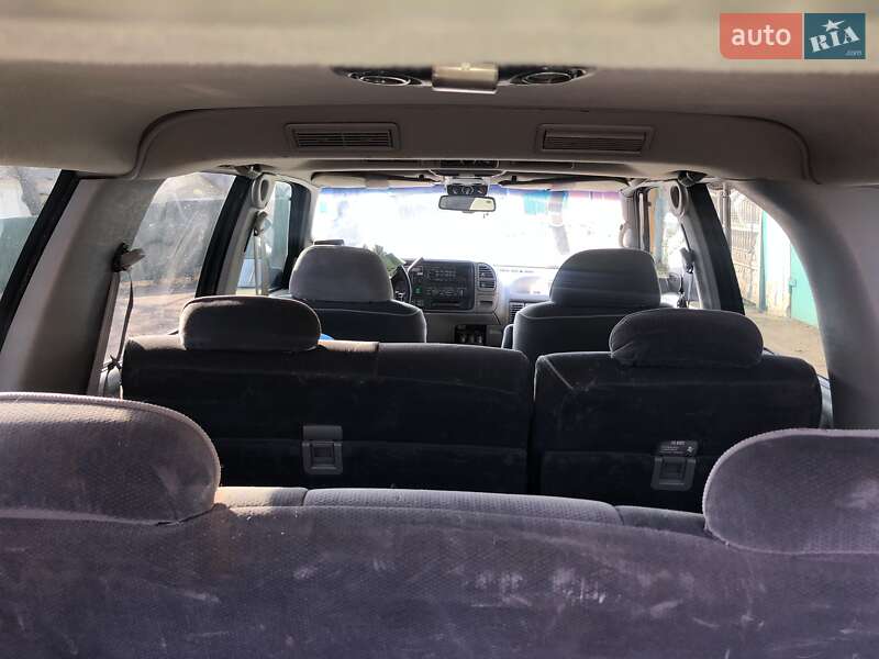 Позашляховик / Кросовер Chevrolet Suburban 1996 в Покровську