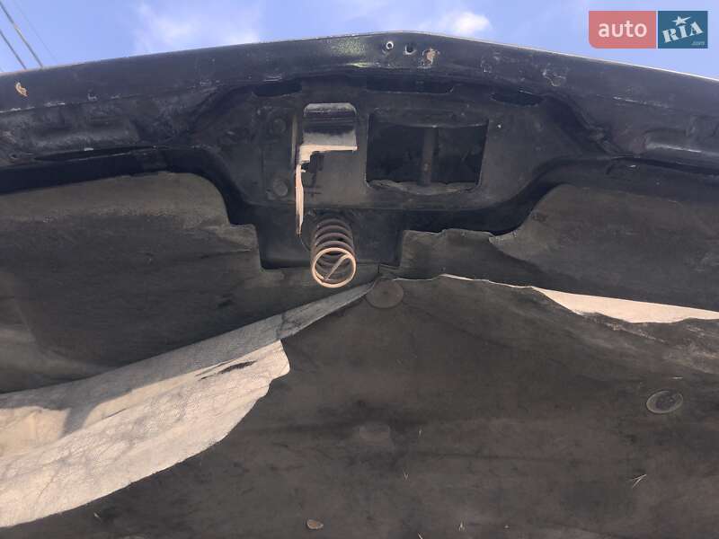 Позашляховик / Кросовер Chevrolet Suburban 1996 в Покровську