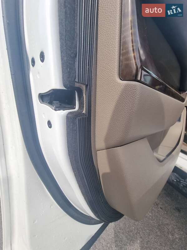 Внедорожник / Кроссовер Chevrolet Suburban 2017 в Киеве фото 28 Внедорожник / Кроссовер Chevrolet Suburban 2017 в Киеве