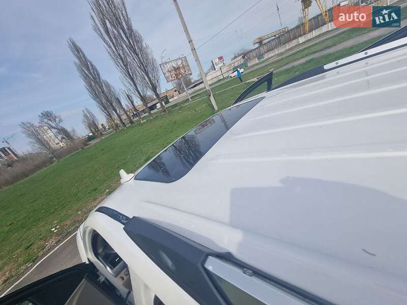 Внедорожник / Кроссовер Chevrolet Suburban 2017 в Киеве фото 30 Внедорожник / Кроссовер Chevrolet Suburban 2017 в Киеве