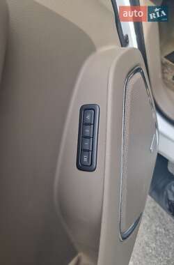 Внедорожник / Кроссовер Chevrolet Suburban 2017 в Киеве