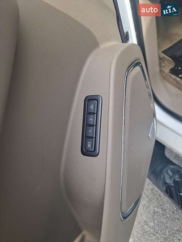 Внедорожник / Кроссовер Chevrolet Suburban 2017 в Киеве фото 34 Внедорожник / Кроссовер Chevrolet Suburban 2017 в Киеве