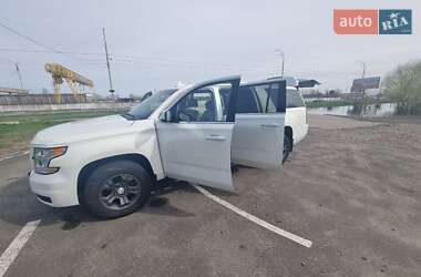 Внедорожник / Кроссовер Chevrolet Suburban 2017 в Киеве