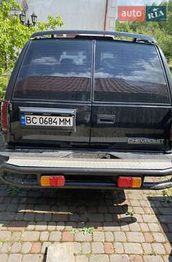 Внедорожник / Кроссовер Chevrolet Suburban 1999 в Стрые