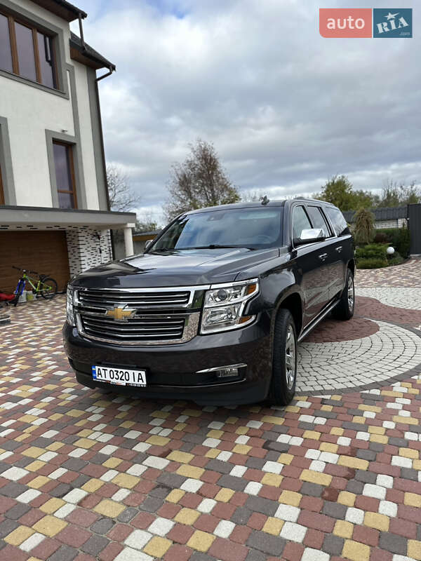 Внедорожник / Кроссовер Chevrolet Suburban 2015 в Калуше