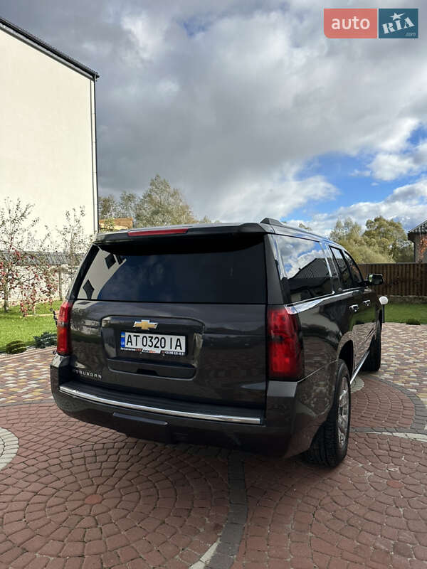 Внедорожник / Кроссовер Chevrolet Suburban 2015 в Калуше