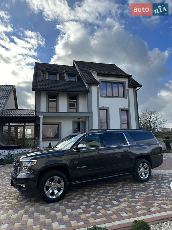 Внедорожник / Кроссовер Chevrolet Suburban 2015 в Калуше
