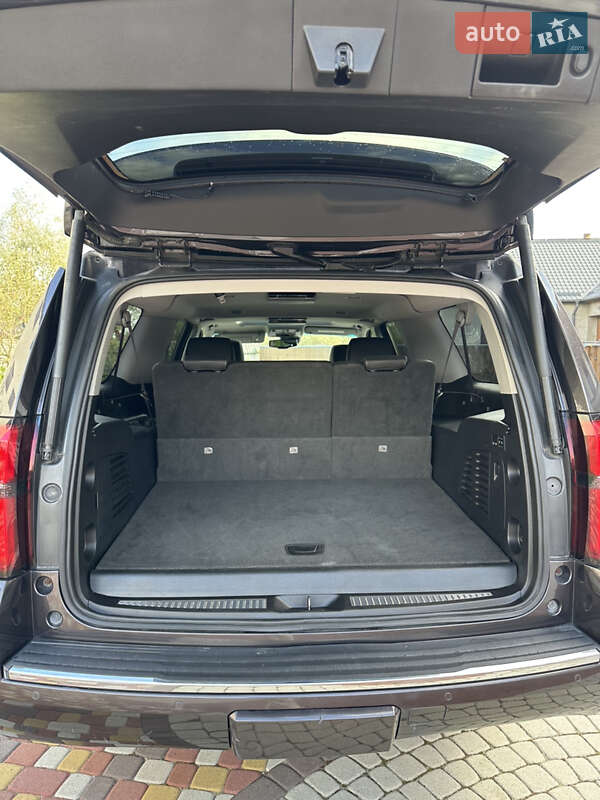 Внедорожник / Кроссовер Chevrolet Suburban 2015 в Калуше
