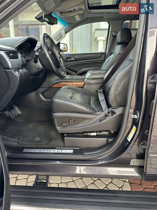 Внедорожник / Кроссовер Chevrolet Suburban 2015 в Калуше