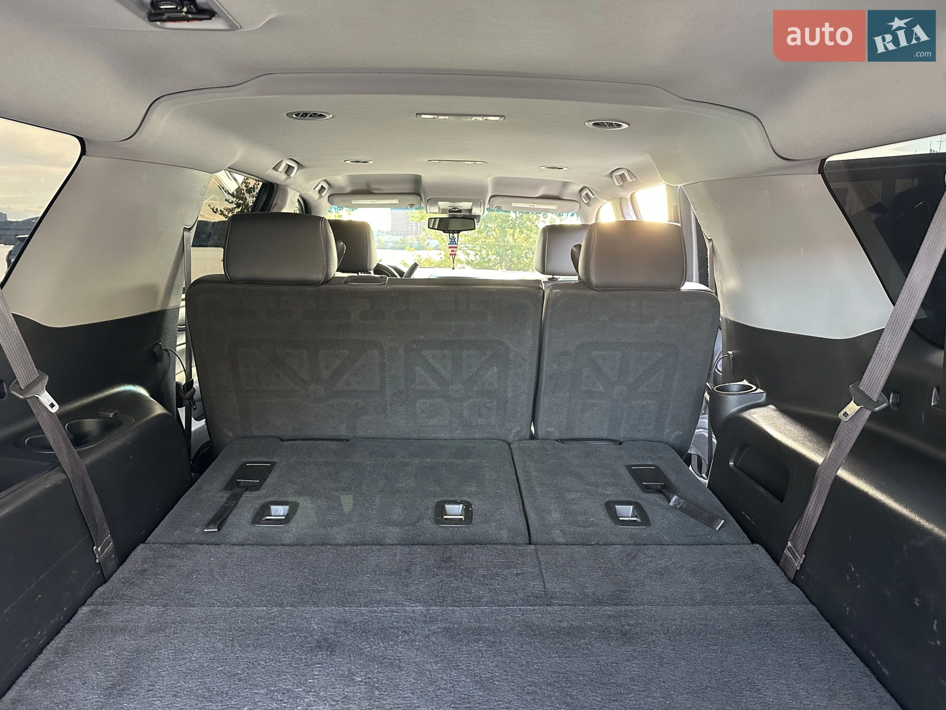 2017 Chevrolet Suburban - мініатюра 11