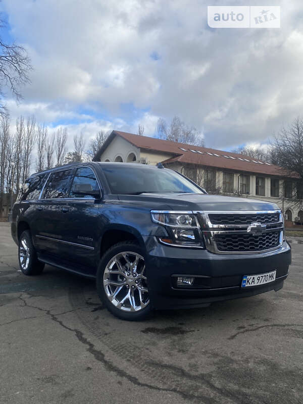 Позашляховик / Кросовер Chevrolet Suburban 2018 в 