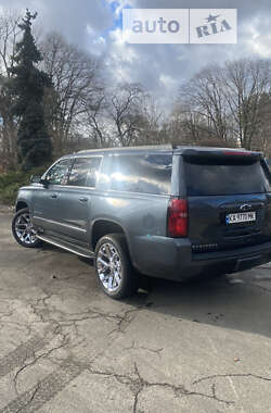 Позашляховик / Кросовер Chevrolet Suburban 2018 в 