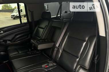 Позашляховик / Кросовер Chevrolet Suburban 2015 в 