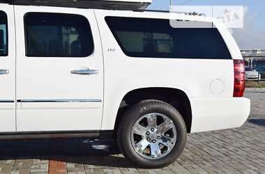 Внедорожник / Кроссовер Chevrolet Suburban 2013 в Киеве