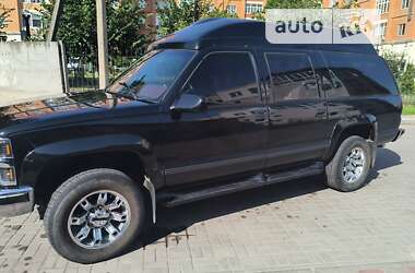 Позашляховик / Кросовер Chevrolet Suburban 1995 в 