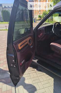 Позашляховик / Кросовер Chevrolet Suburban 1995 в 