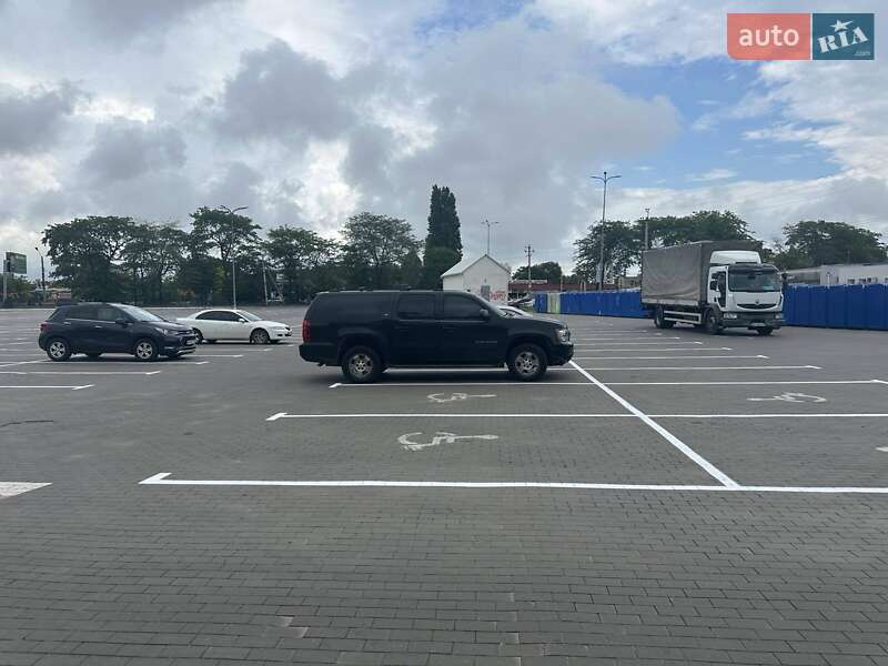 Позашляховик / Кросовер Chevrolet Suburban 2012 в Одесі