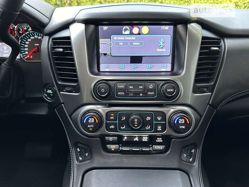 Позашляховик / Кросовер Chevrolet Suburban 2014 в Дніпрі