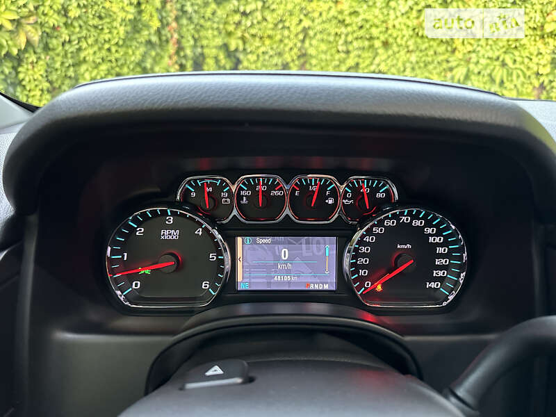 Позашляховик / Кросовер Chevrolet Suburban 2014 в Дніпрі