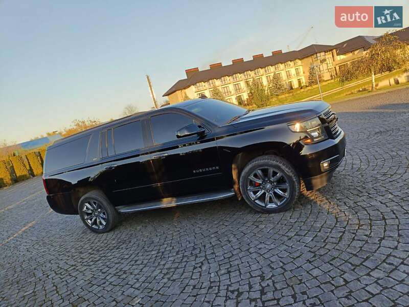 Позашляховик / Кросовер Chevrolet Suburban 2015 в Львові
