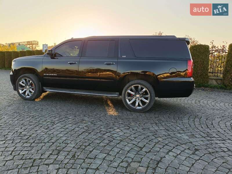 Позашляховик / Кросовер Chevrolet Suburban 2015 в Львові