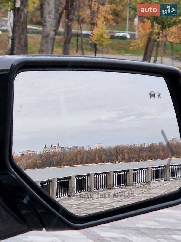 Внедорожник / Кроссовер Chevrolet Suburban 2018 в Киеве