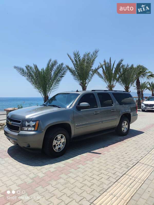 Позашляховик / Кросовер Chevrolet Suburban 2007 в 