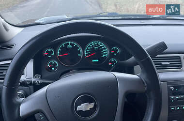 Позашляховик / Кросовер Chevrolet Suburban 2009 в 