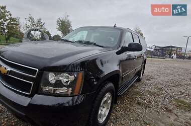 Позашляховик / Кросовер Chevrolet Suburban 2013 в 