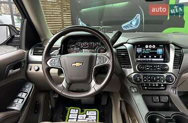 Позашляховик / Кросовер Chevrolet Suburban 2015 в Києві