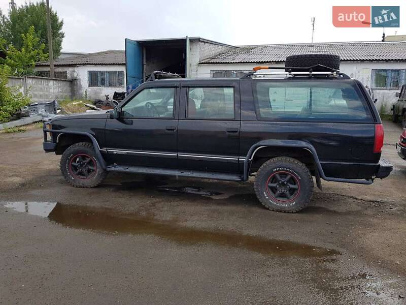 Позашляховик / Кросовер Chevrolet Suburban 1997 в Києві